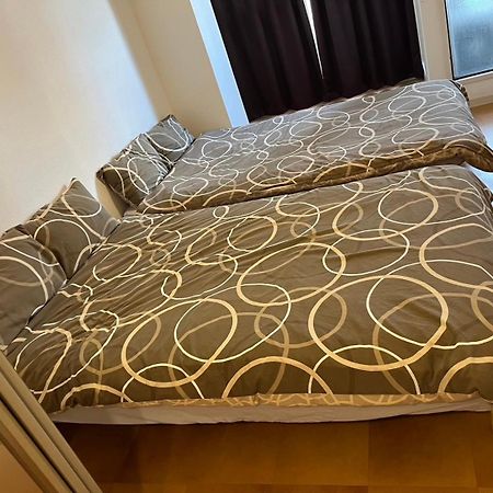 ２ Beds. Comfortable . Dotonbori / Kuromon Market. أوساكا المظهر الخارجي الصورة